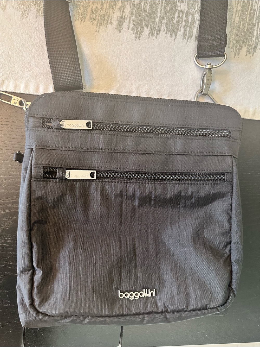 Baggallini Black Crossbody with Front Zip Pockets